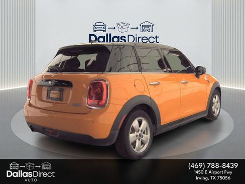 Used 2017 MINI Cooper 4-Door Hardtop image 6