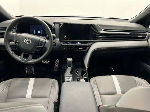 Used 2025 Toyota Camry SE image 24