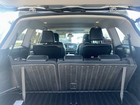 Used 2018 Toyota Highlander XLE image 13