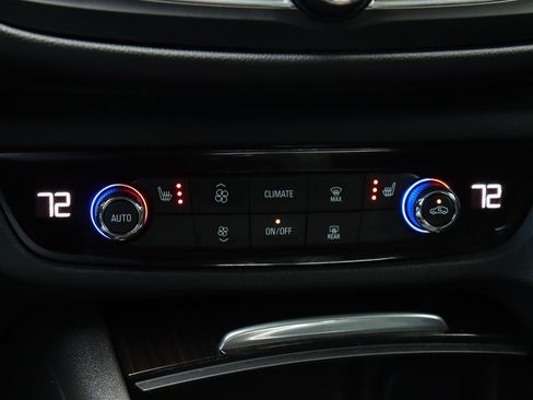 Used 2018 Buick Regal Essence w/ Driver Confidence Package #1 image 28