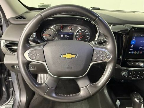 Used 2020 Chevrolet Traverse LT w/ LT Premium Package image 17