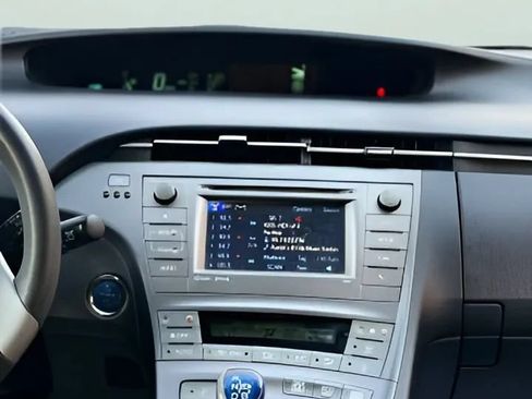 Used 2012 Toyota Prius Three w/ Solar Roof Pkg FWD image 22