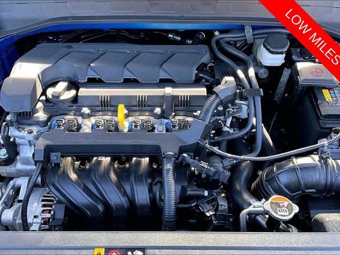 Used 2025 Hyundai Venue Limited FWD image 9