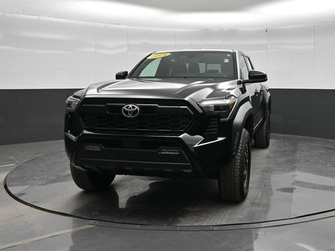 Used 2024 Toyota Tacoma TRD Off-Road w/ TRD Off Road Upgrade Package AWD/4WD image 3