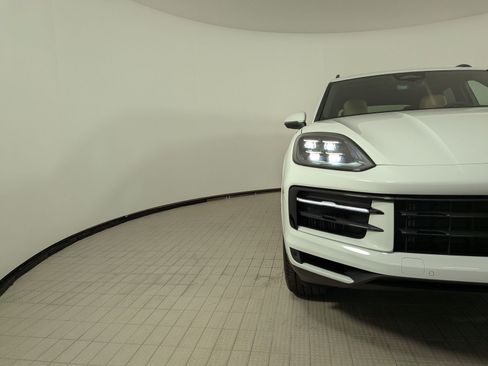 New 2026 Porsche Cayenne AWD/4WD image 12