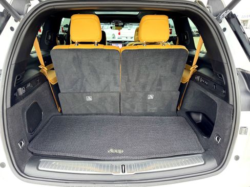 Used 2023 Jeep Grand Cherokee L Summit image 9