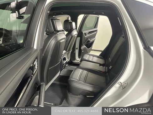 Used 2019 Porsche Cayenne AWD/4WD image 12