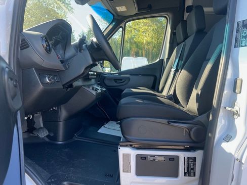 Used 2024 Mercedes-Benz Sprinter 3500 image 15