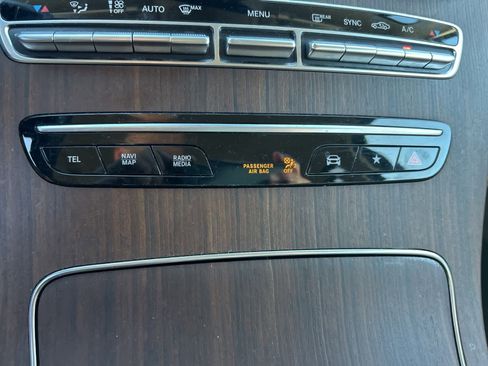 Used 2022 Mercedes-Benz GLC 300 image 36