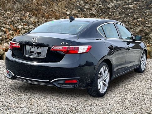 Used 2017 Acura ILX image 2
