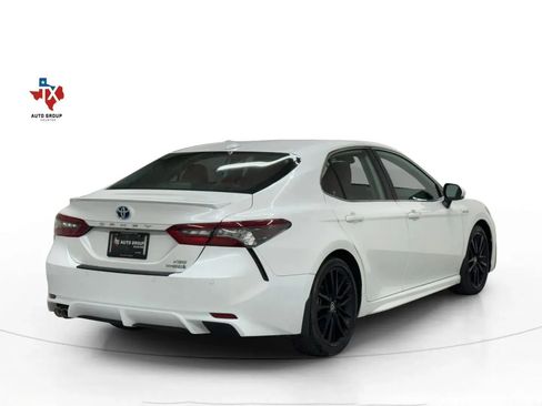 Used 2021 Toyota Camry XSE w/ Navigation Upgrade Package FWD image 6
