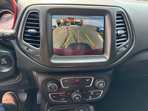 Used 2019 Jeep Compass Trailhawk w/ Cold Weather Group AWD/4WD image 18