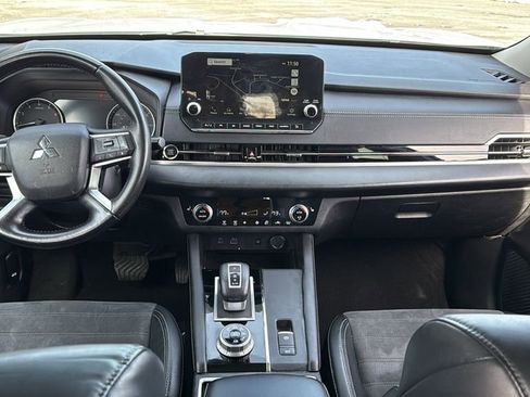 Used 2022 Mitsubishi Outlander SE image 19