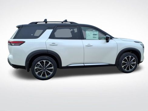 New 2026 Nissan Pathfinder Platinum image 8
