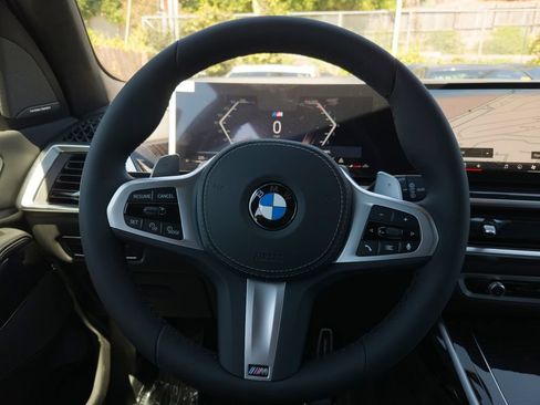 New 2027 BMW X7 xDrive40i w/ M Sport Package AWD/4WD image 13