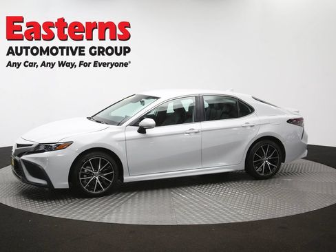 Used 2024 Toyota Camry SE w/ Cold Weather Package FWD image 56