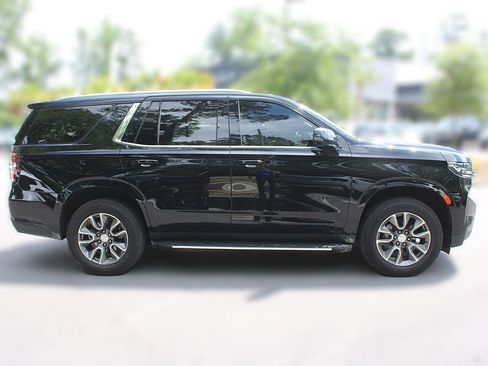 Used 2022 Chevrolet Tahoe LT w/ LT Signature Package RWD image 15