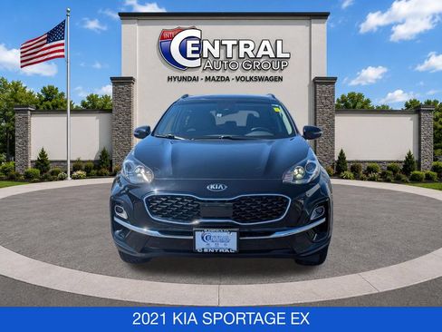 Used 2021 Kia Sportage EX w/ EX Technology Package AWD/4WD image 2