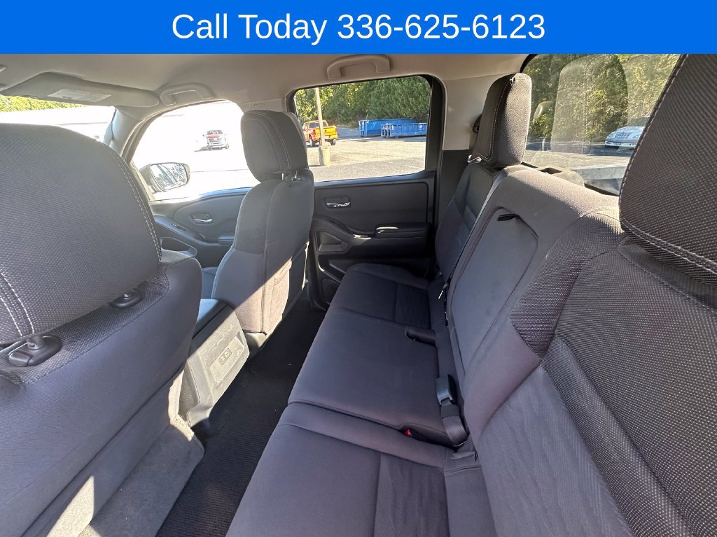 Used 2022 Nissan Frontier SV AWD/4WD image 19