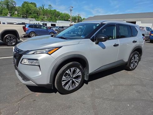 Used 2021 Nissan Rogue SV AWD/4WD image 3