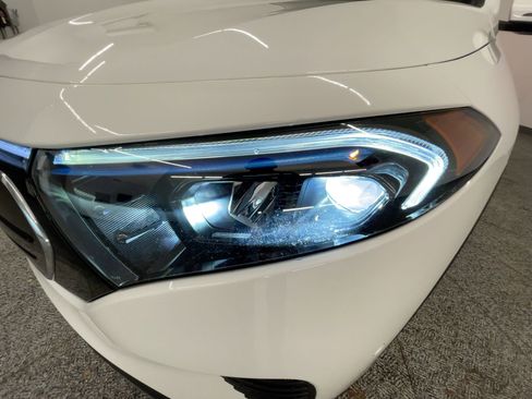 Used 2023 Mercedes-Benz EQB 300 4MATIC image 10