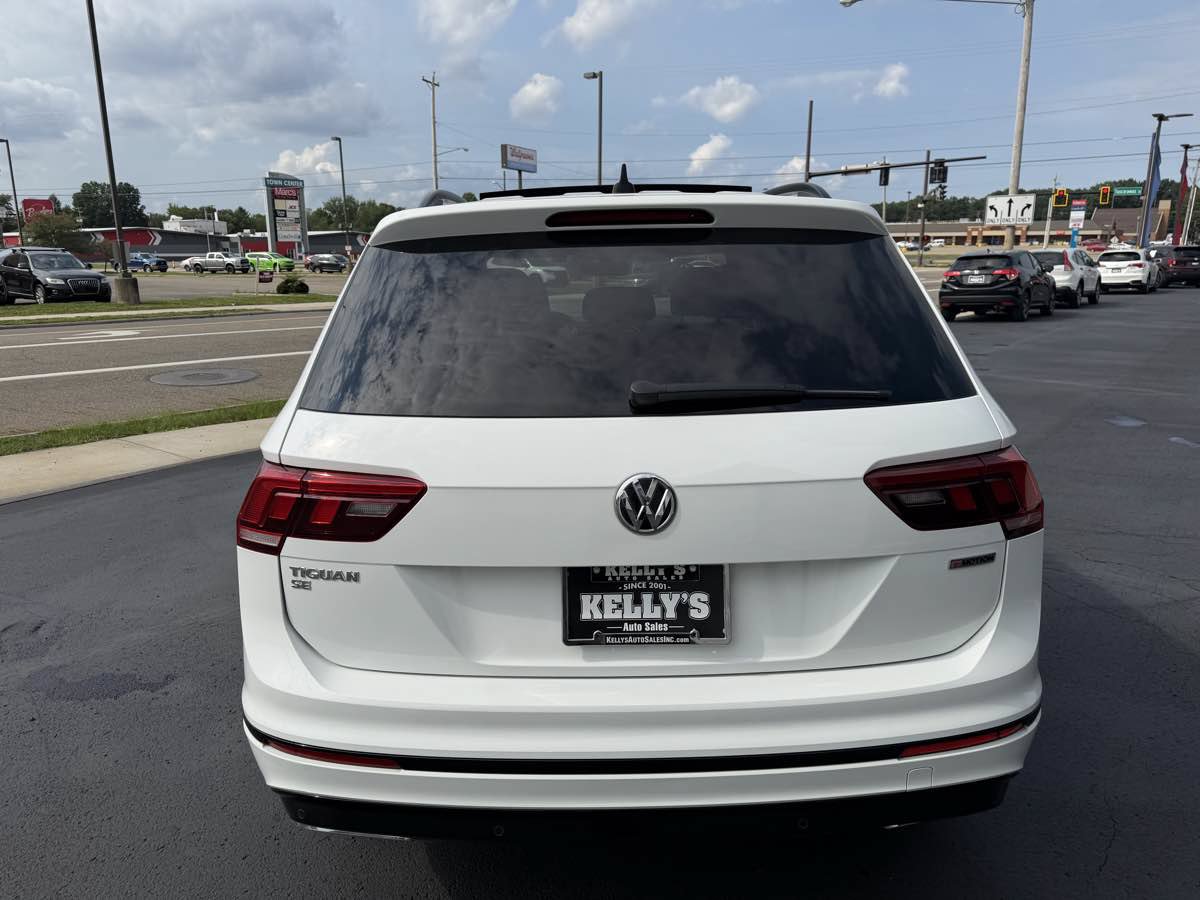 Used 2021 Volkswagen Tiguan SE R-Line AWD/4WD image 4