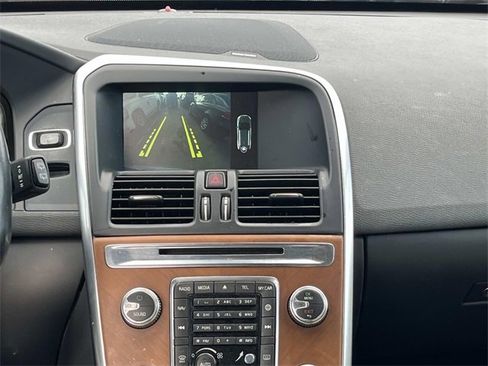 Used 2016 Volvo XC60 T6 Platinum image 17