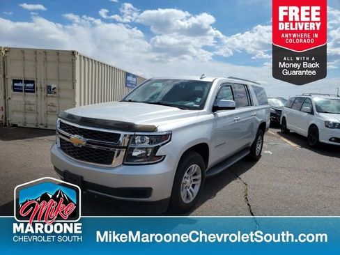 Used 2018 Chevrolet Suburban LT image 1