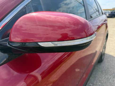 Used 2020 Kia Niro EX w/ Cold Weather Package FWD image 12