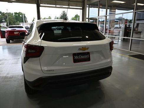 New 2026 Chevrolet Trax LS w/ Driver Confidence Package FWD image 6
