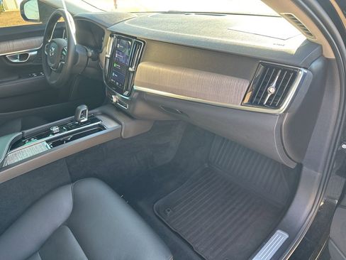 Used 2024 Volvo S90 B6 Plus image 40