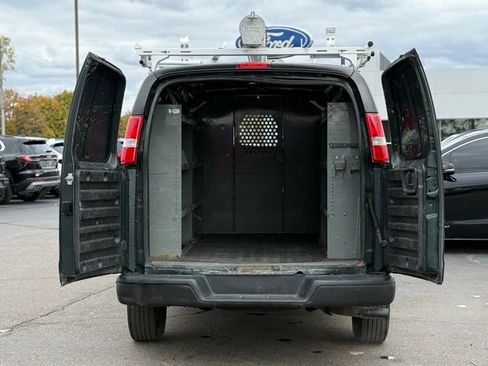 Used 2016 Chevrolet Express 2500 image 32