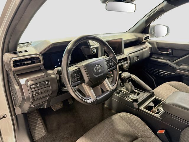 Used 2025 Toyota 4Runner SR5 AWD/4WD image 9