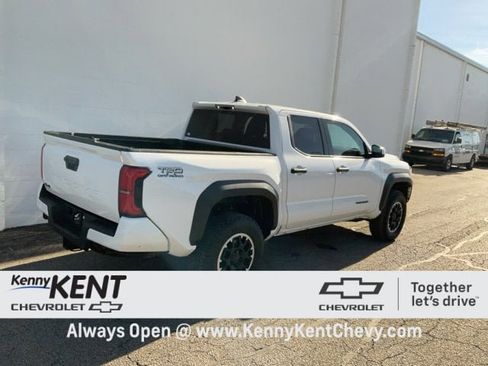 Used 2024 Toyota Tacoma TRD Off-Road image 4
