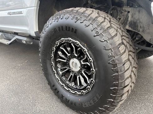 Used 2019 Ford F250 XLT w/ XLT Value Package AWD/4WD image 6