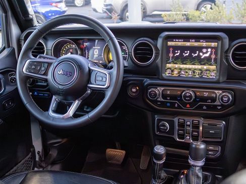 Used 2023 Jeep Wrangler Unlimited Sahara image 11