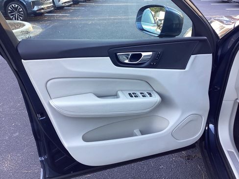 Certified 2022 Volvo XC60 B5 Momentum w/ Climate Package image 14