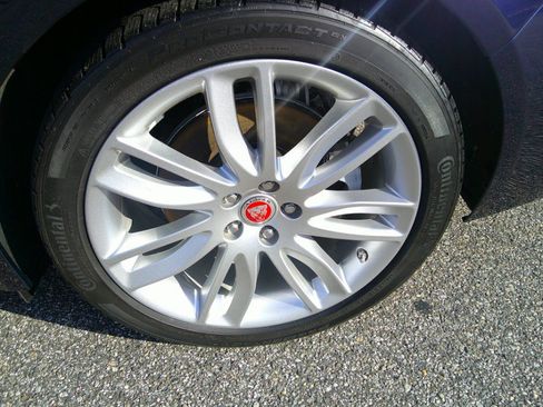 Used 2023 Jaguar XF R-Dynamic SE AWD/4WD image 32