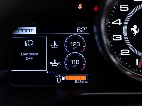 Used 2020 Ferrari Portofino RWD image 45