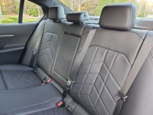 Used 2025 BMW 530i xDrive image 15