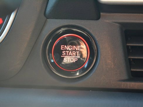 Used 2023 Honda Pilot Sport image 14