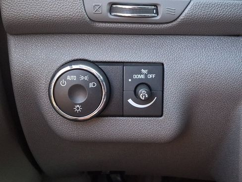 Used 2017 Chevrolet Traverse LS FWD image 23