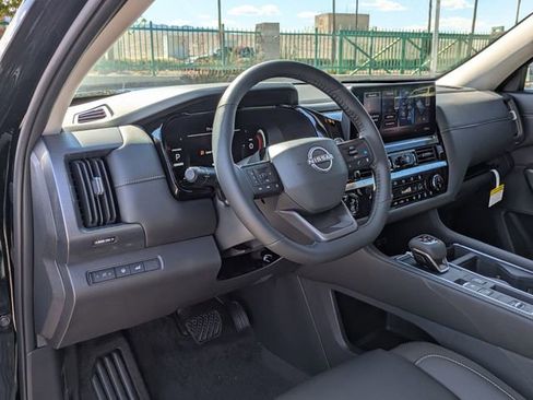 New 2026 Nissan Pathfinder SL FWD image 5