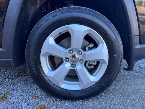 Used 2020 Jeep Compass Latitude w/ Cold Weather Group image 31