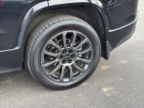 Used 2023 GMC Acadia Denali w/ Black Diamond Edition image 13