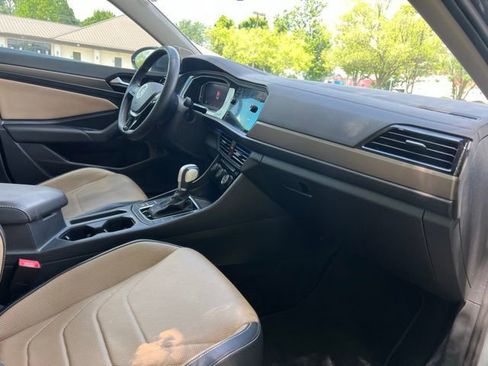 Used 2019 Volkswagen Jetta SEL Premium FWD image 21