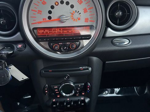 Used 2013 MINI Cooper Hardtop image 15