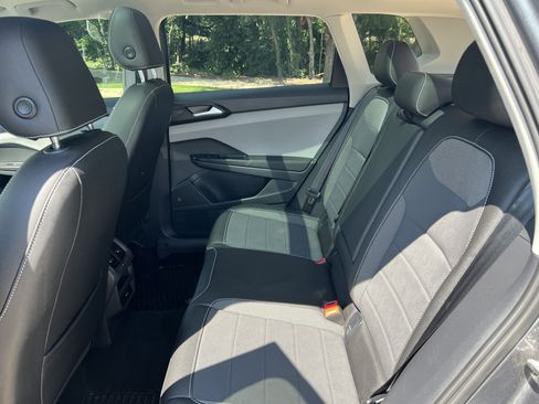 Certified 2023 Volkswagen Taos SE FWD image 29
