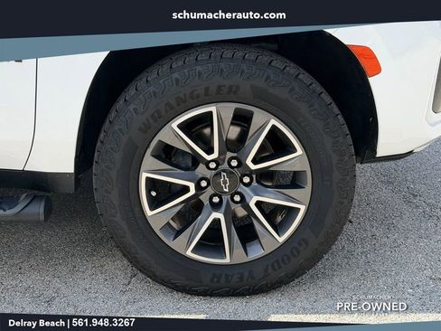 Used 2023 Chevrolet Suburban Z71 w/ Max Trailering Package AWD/4WD image 9
