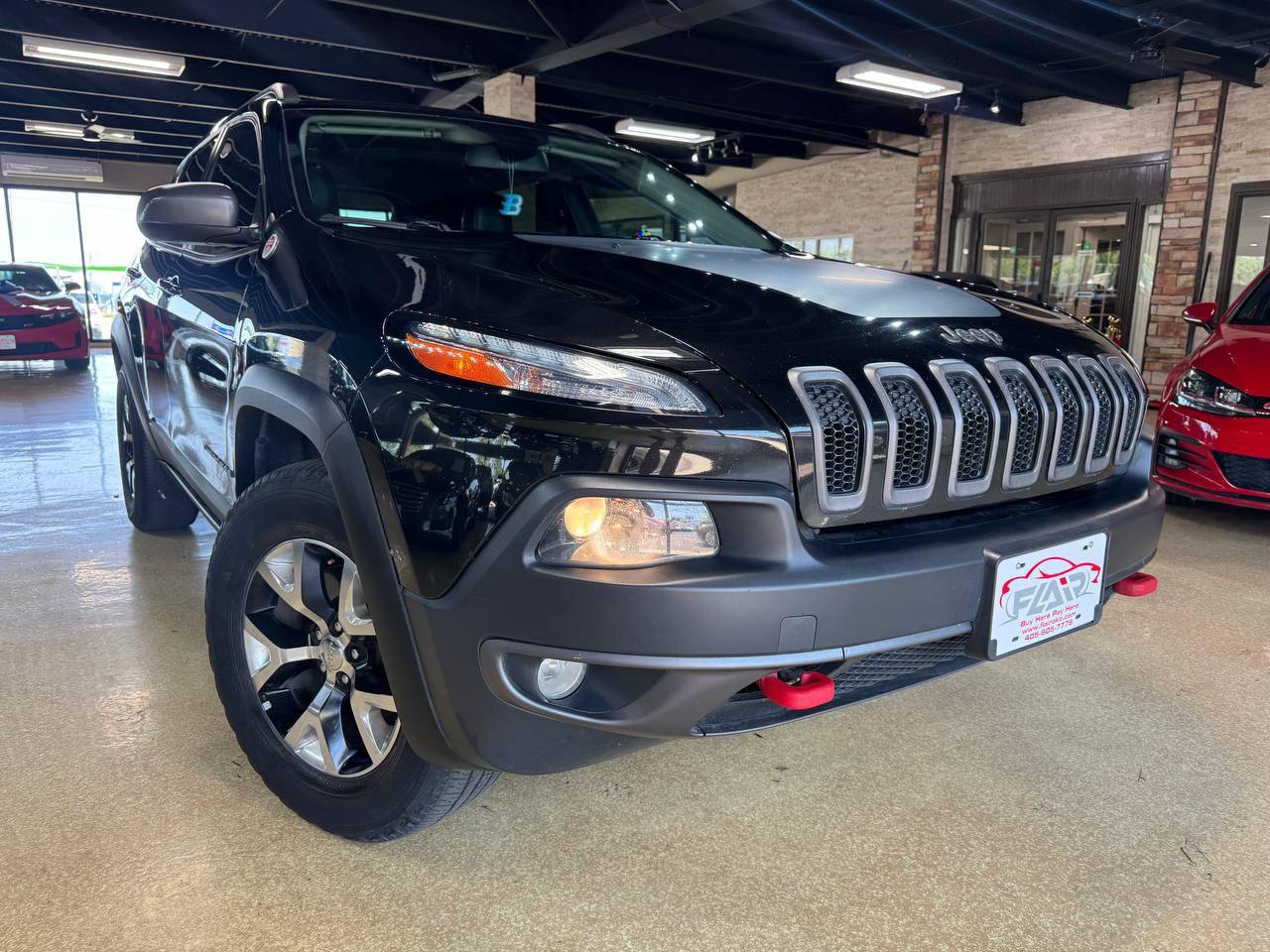 Used 2016 Jeep Cherokee Trailhawk w/ Leather Interior Group AWD/4WD image 1